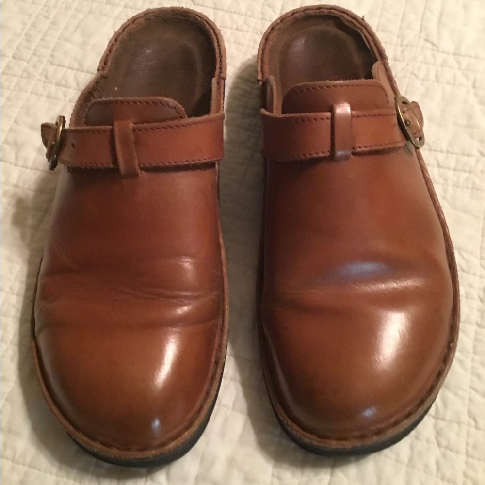 Naot clogs size 7
